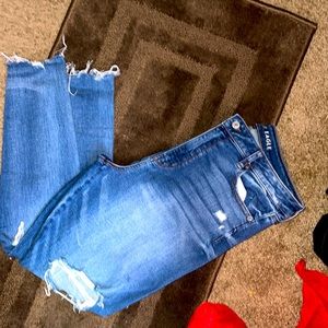 I am selling a pair off American Eagle jeans gently worn and distressed size 16